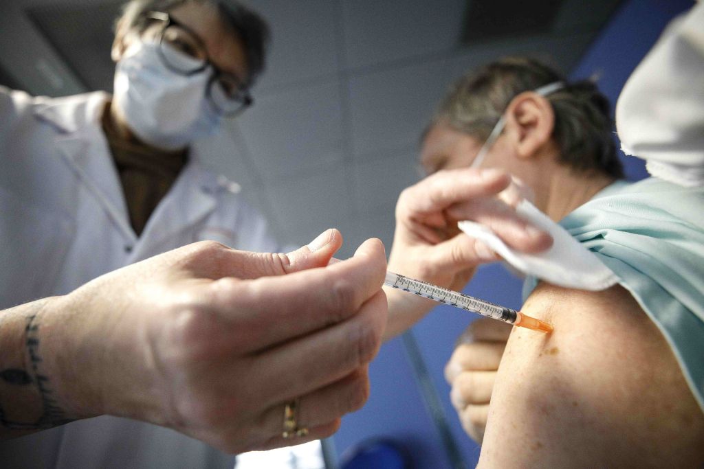 Vaccination against Covid-19 for at-risk hospital staff.