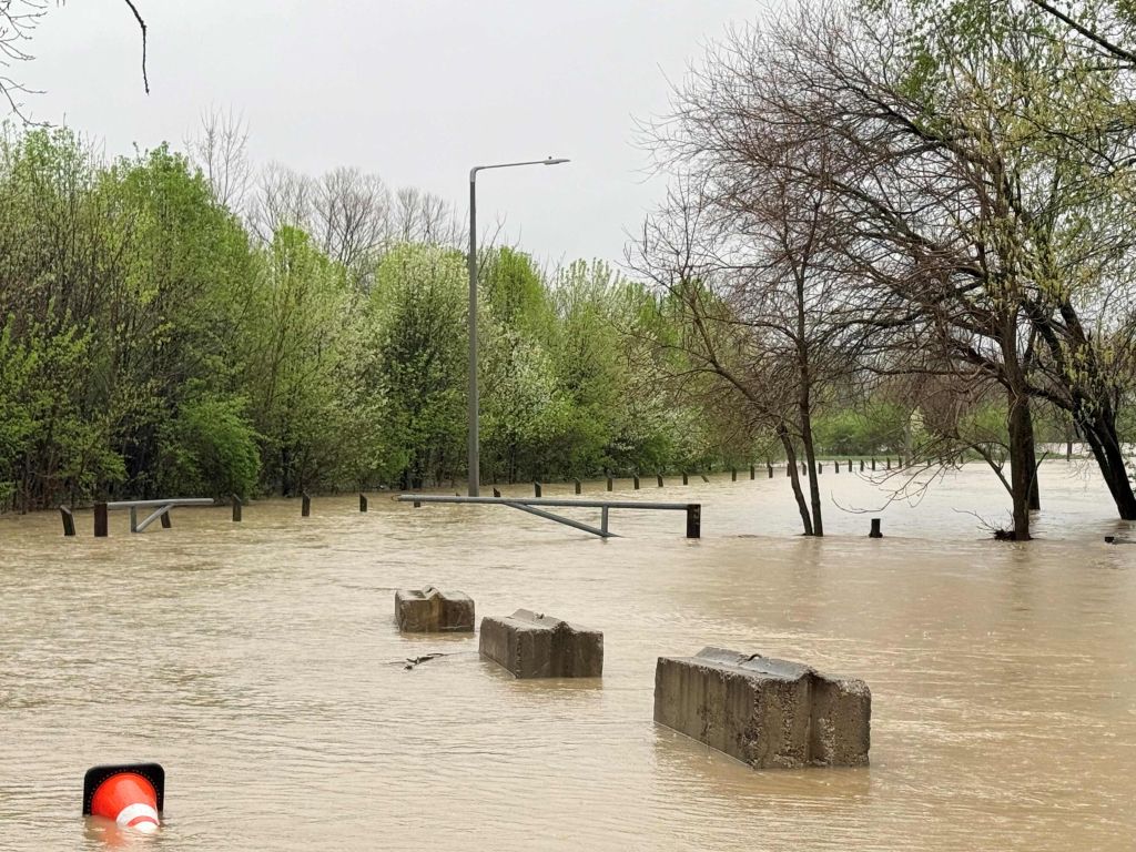 Intensas lluvias provocan inundaciones en condado de Butler