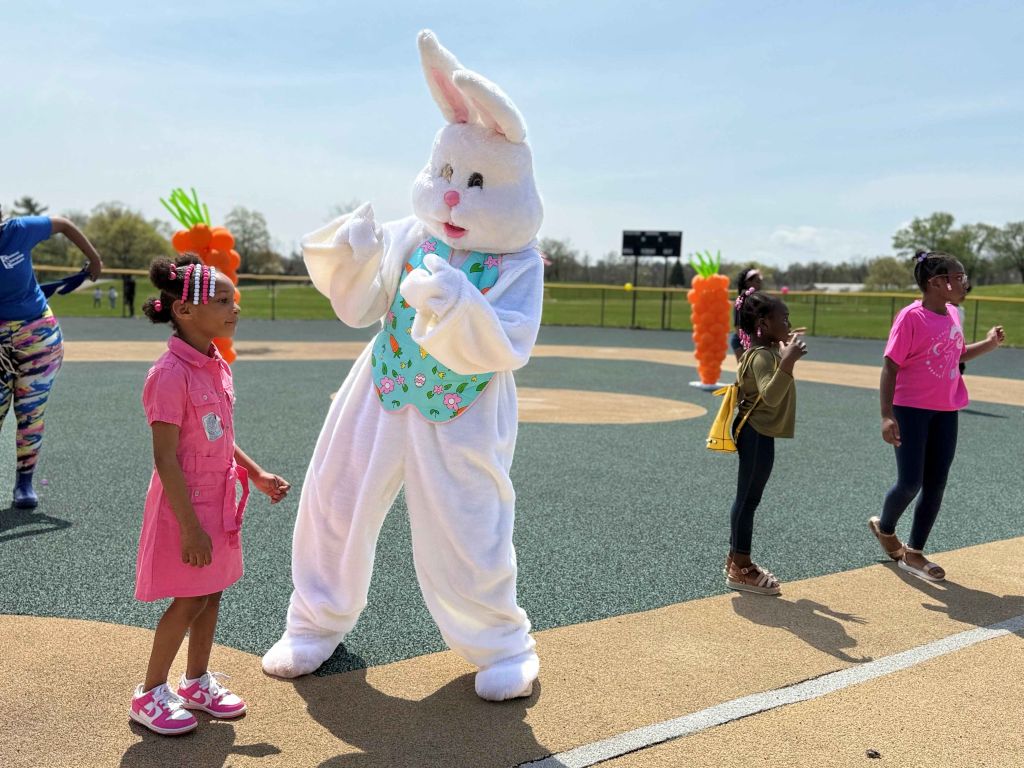 ¡Conejo de Pascua llena de alegría primer “Spring Fling”!