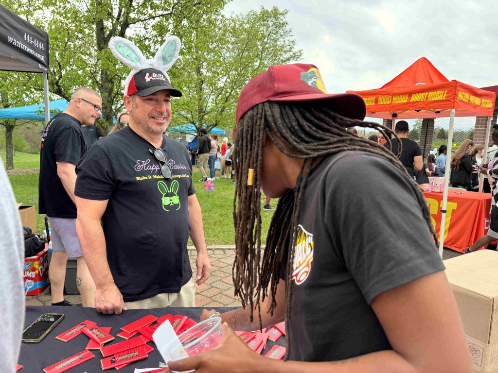 Chocolates de Blake Maislin en la mesa más visitada