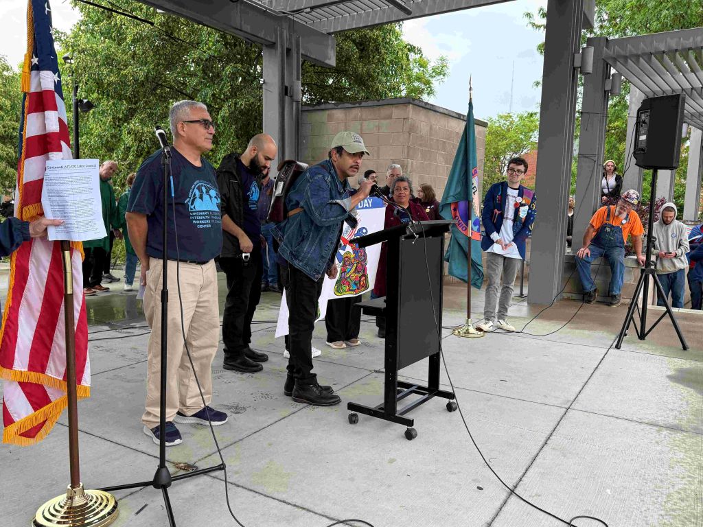 Jorge López comparte historia; pide solidaridad con inmigrantes