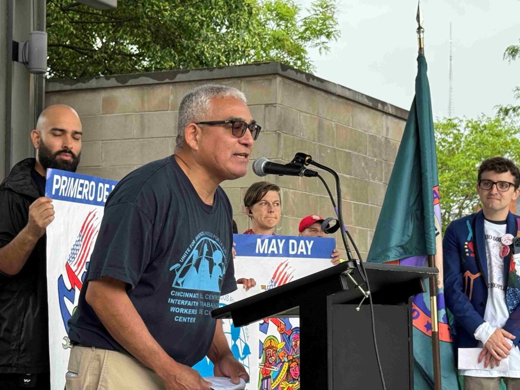 Jorge López comparte historia; pide solidaridad con inmigrantes