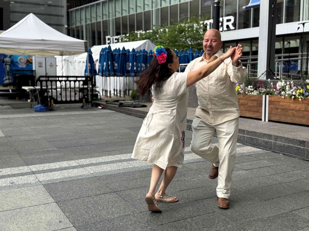 ¡A bailar salsa con “La Fórmula” en Fountain Square!