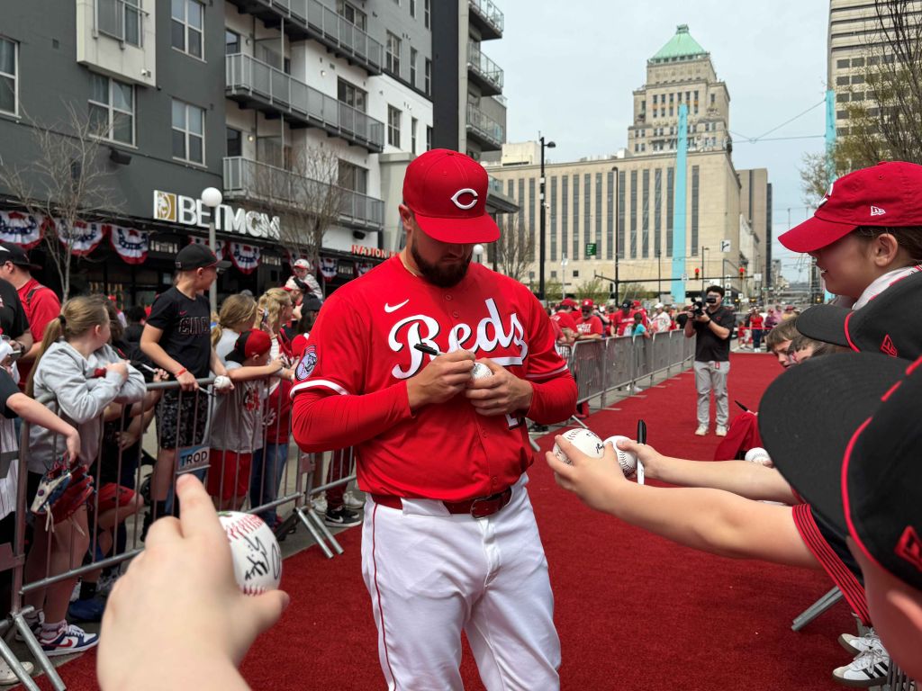 Esta noche: Reds inician semana desafiando a Dodgers