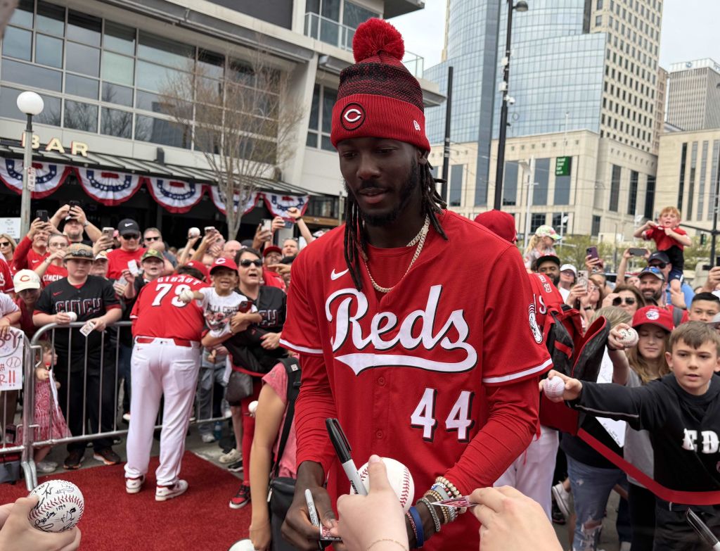 Rojos de Cincinnati se preparan para celebrar en español