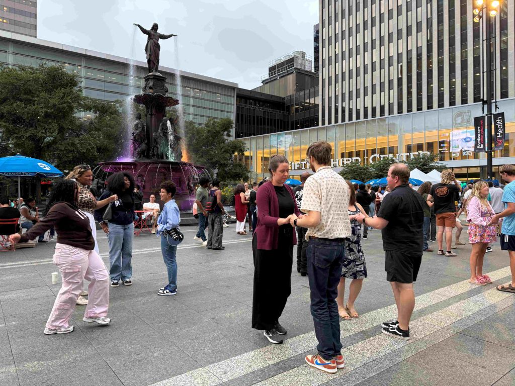 ¿Quién animará este jueves de salsa en Fountain Square?