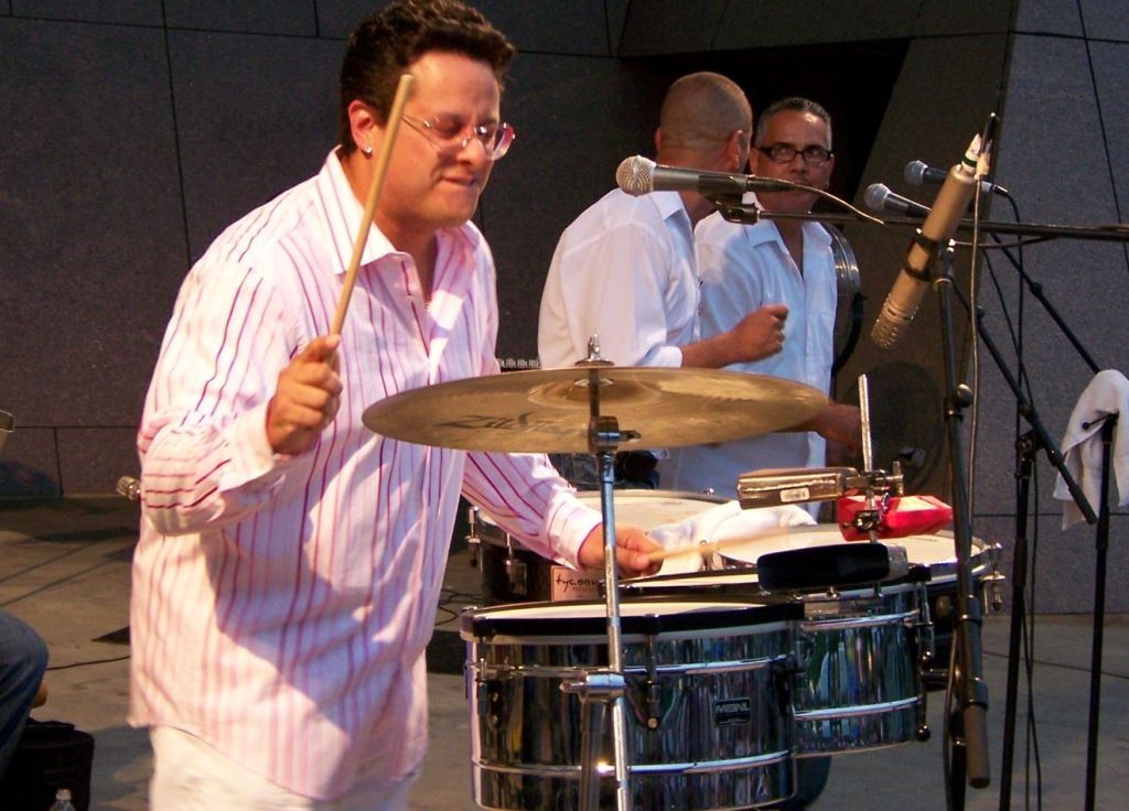 El hijo del “Rey del timbal” regresa a Cincinnati este viernes