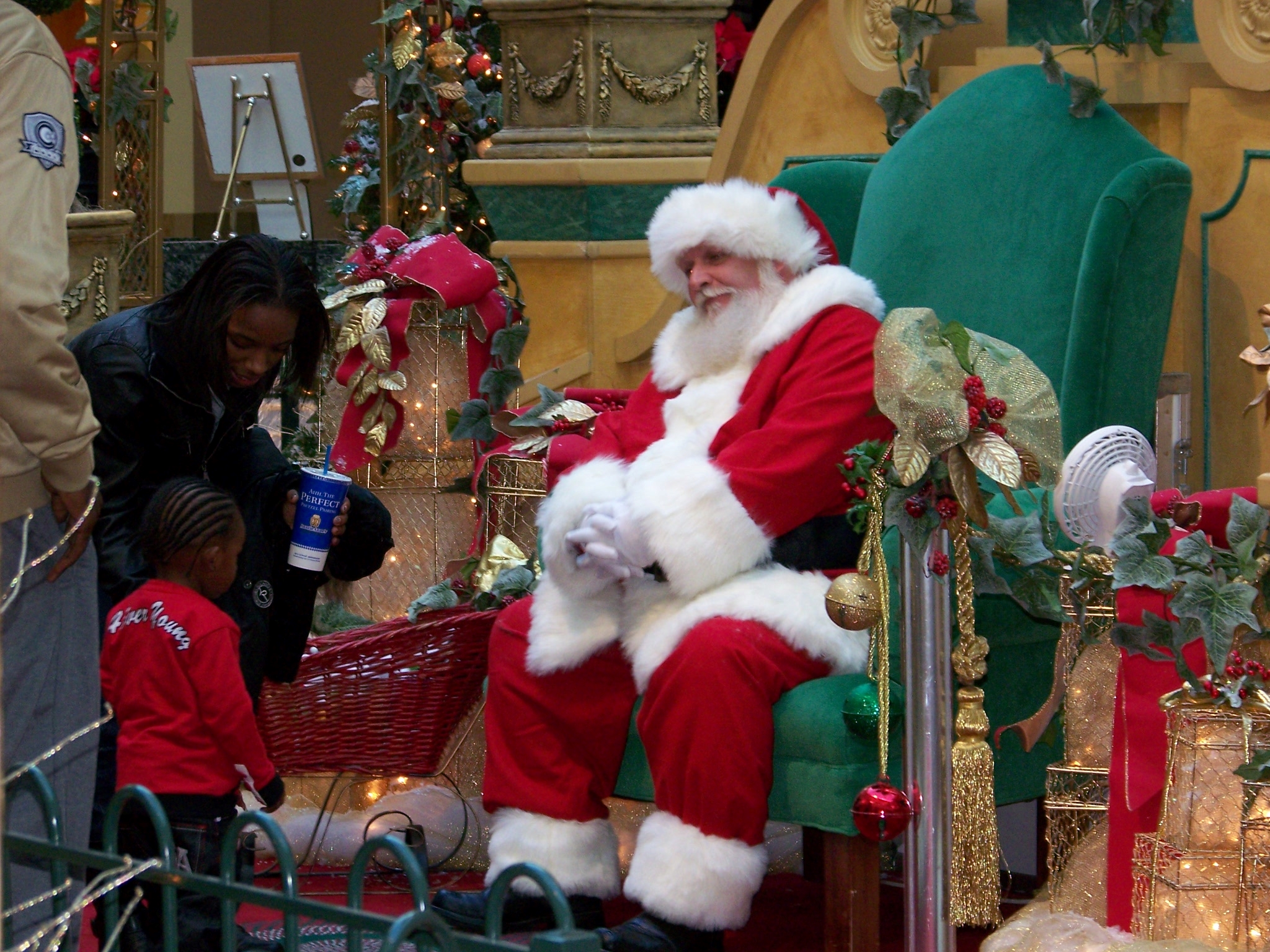 ¿Dónde visitar a Santa Claus antes de que regrese al Polo Norte?