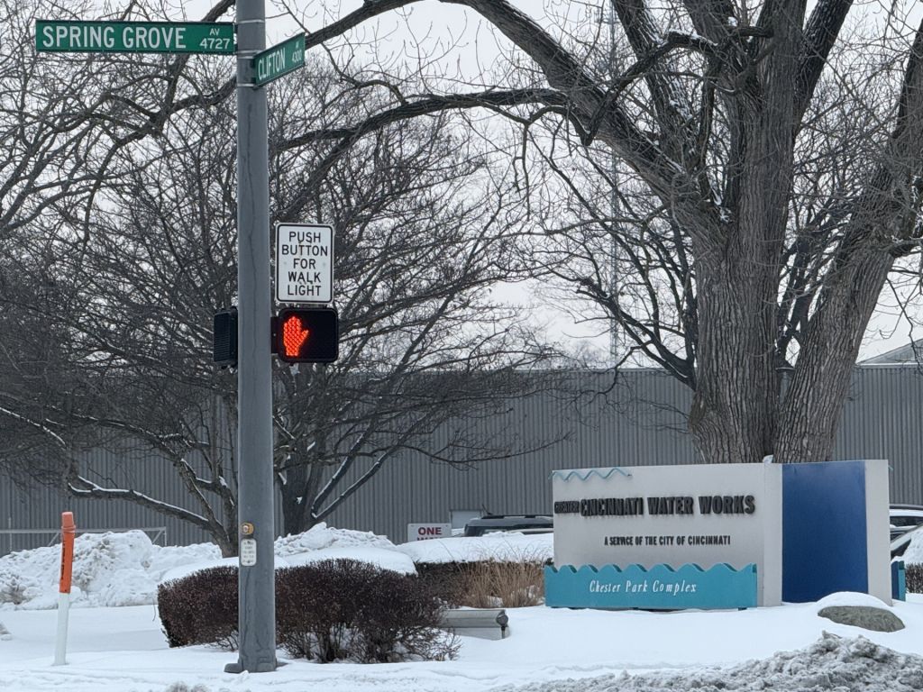 GCWW trabaja en reparaciones de tuberías rotas y fuga de agua  