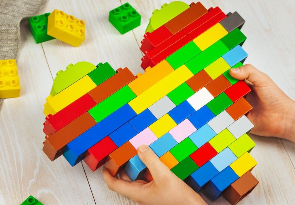 ¡Enamórese del arte con LEGO este Día de San Valentín!  