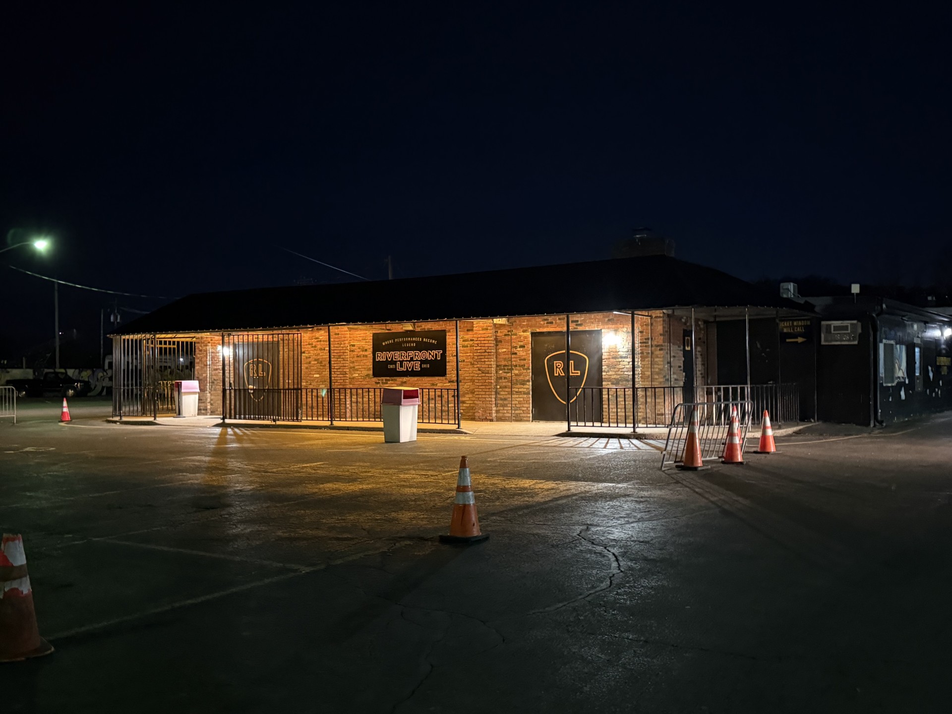 Tiroteo en centro nocturno de Cincinnati deja nueve heridos