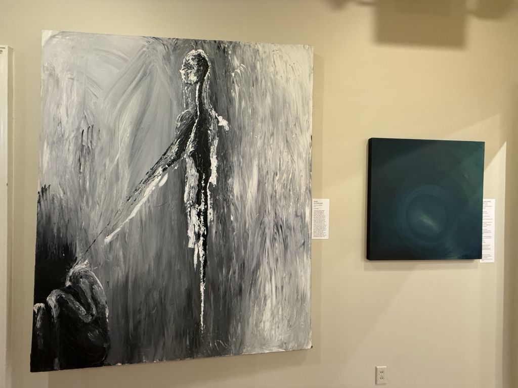 Centro de arte clausura exhibición “Rooms of Grief”