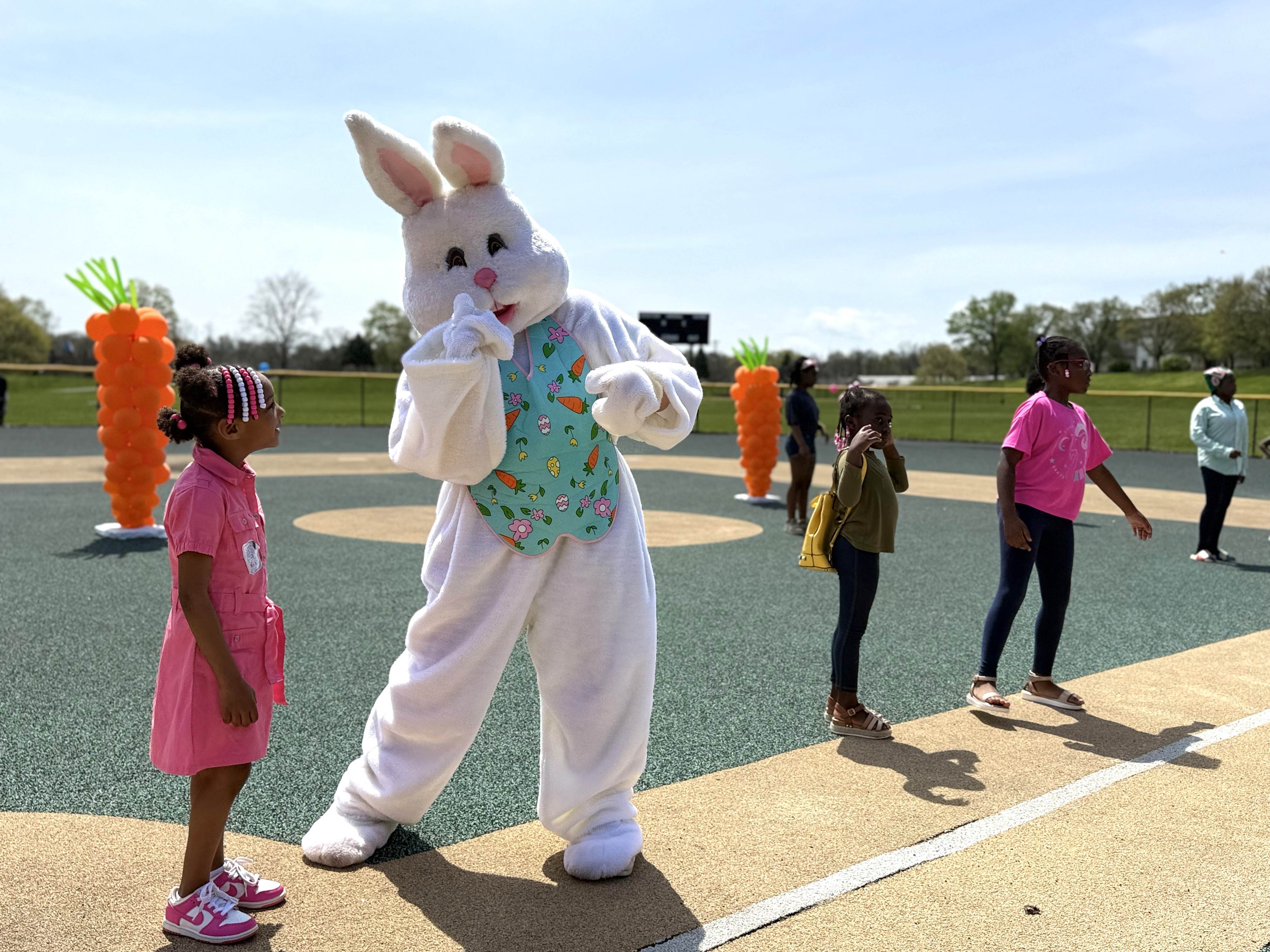 ¡El Conejo de Pascua está listo para Spring Fling 2026!