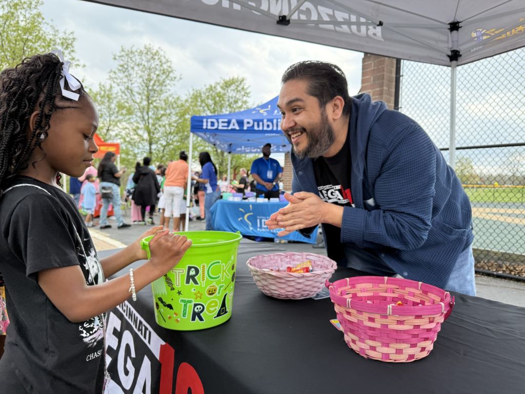 ¡El Conejo de Pascua está listo para Spring Fling 2026!