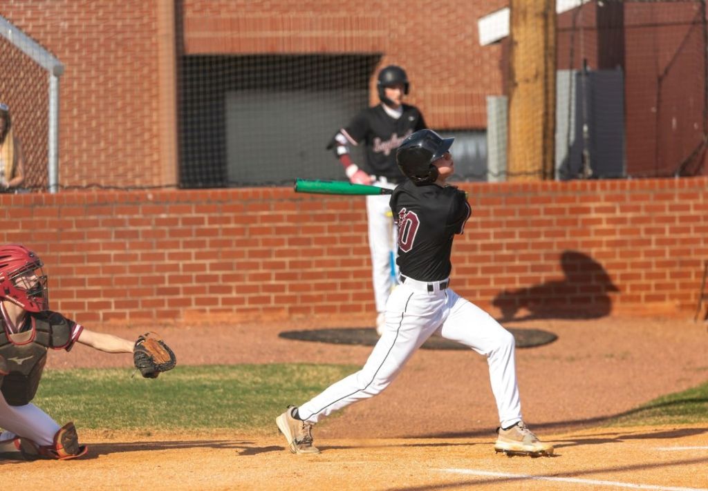 Temporada de béisbol universitario calienta “Queen City”