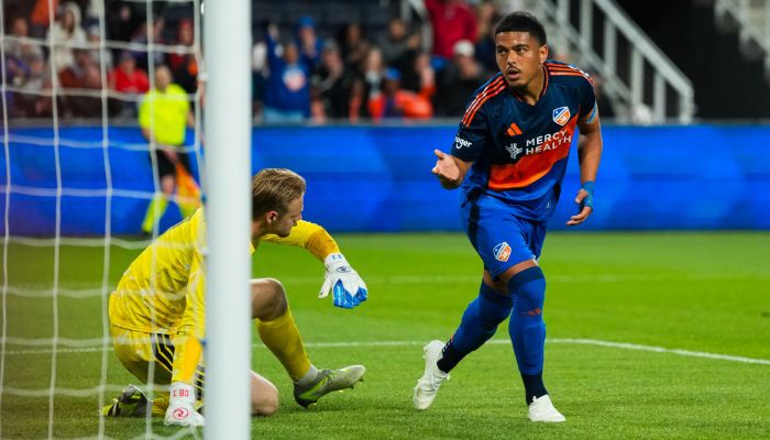 Evander hace historia en el empate 3-3 entre Cincinnati y Chicago