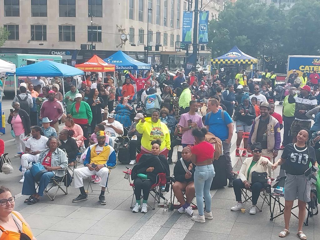 ¡Con La Mega 101.5 FM, el “513 Day” también se celebra en español!